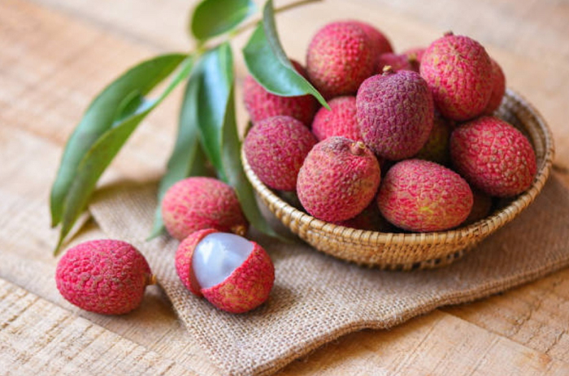 Here are some incredible health advantages of litchi fruit.